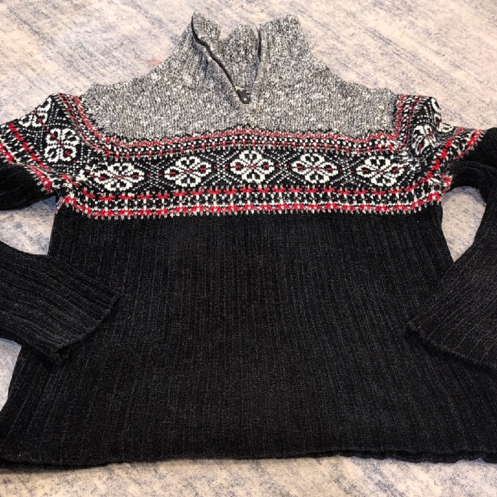 Emily Rose Black and Gray Turtleneck Sweater with Red Accents Size Large